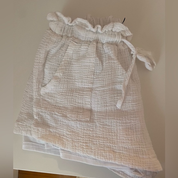 Ci Sono White Waffle Paper Bag lined shorts - Picture 2 of 3